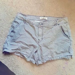 Artisan NY shorts size 12 black and white gingham check pattern
